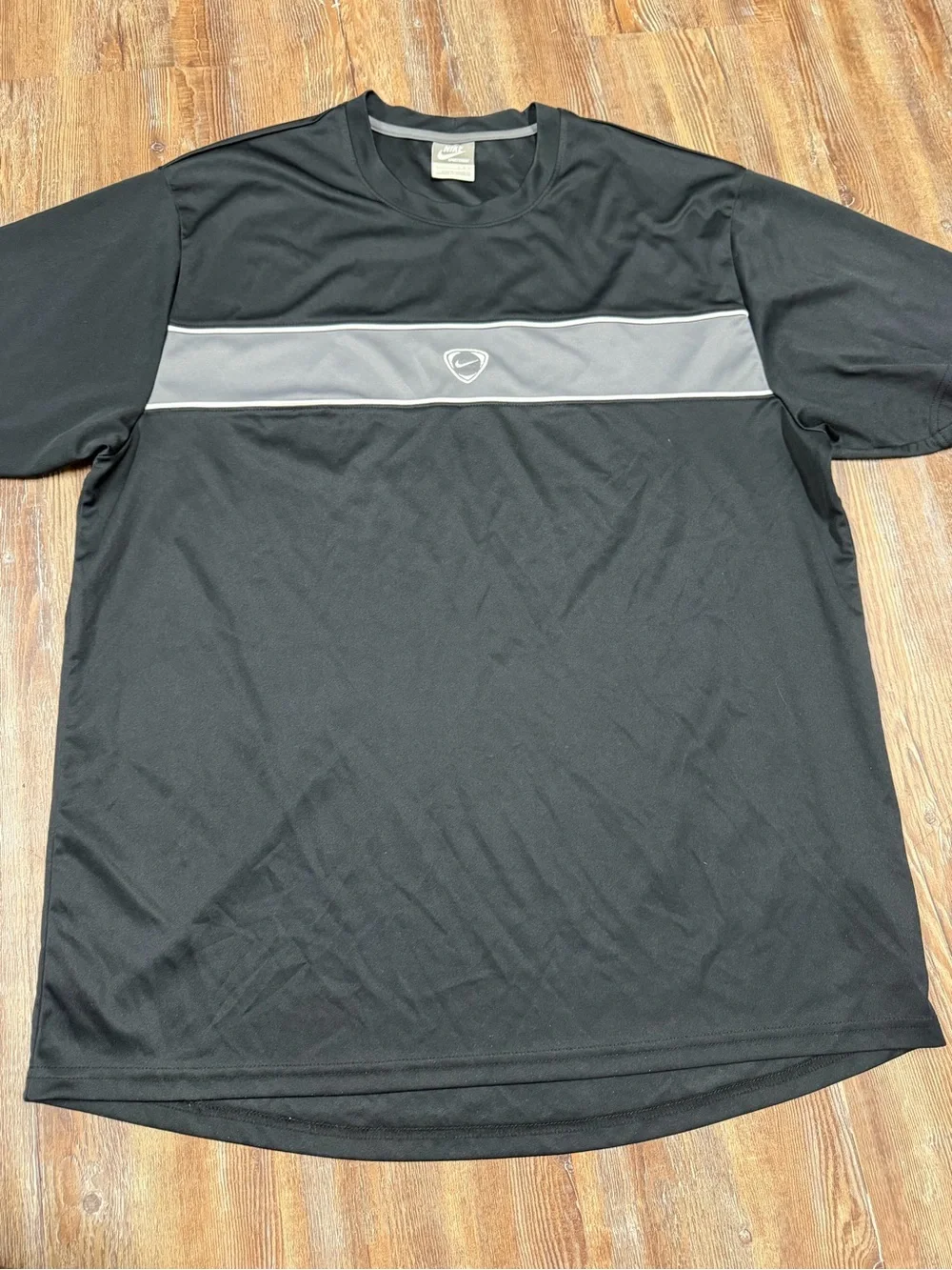 Vintage Nike center swoosh black & gray t-shirt with horizontal gray stripe